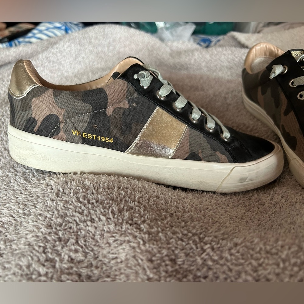 Vintage Havana camo print shoes